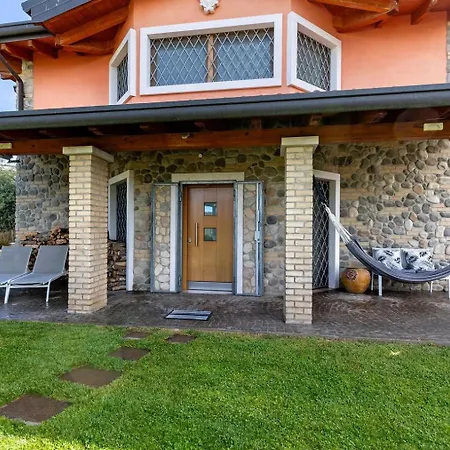 Garda Villa